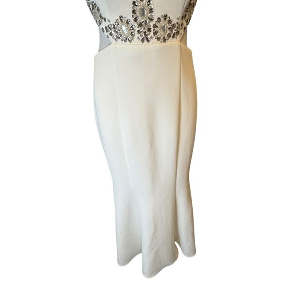 Avery G White with Silver Crystal Embellished Cutout Maxi Dress Gown Size 6 - Picture 11 of 15